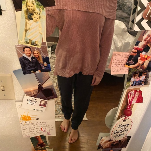 Blush pink sweater. Size medium. - Picture 6 of 6